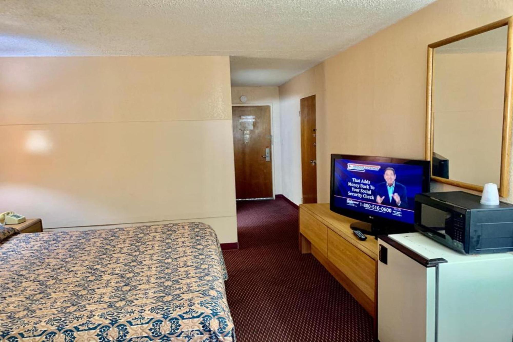 Red Carpet Inn & Suites Lima -Listing Partner Eksteriør bilde