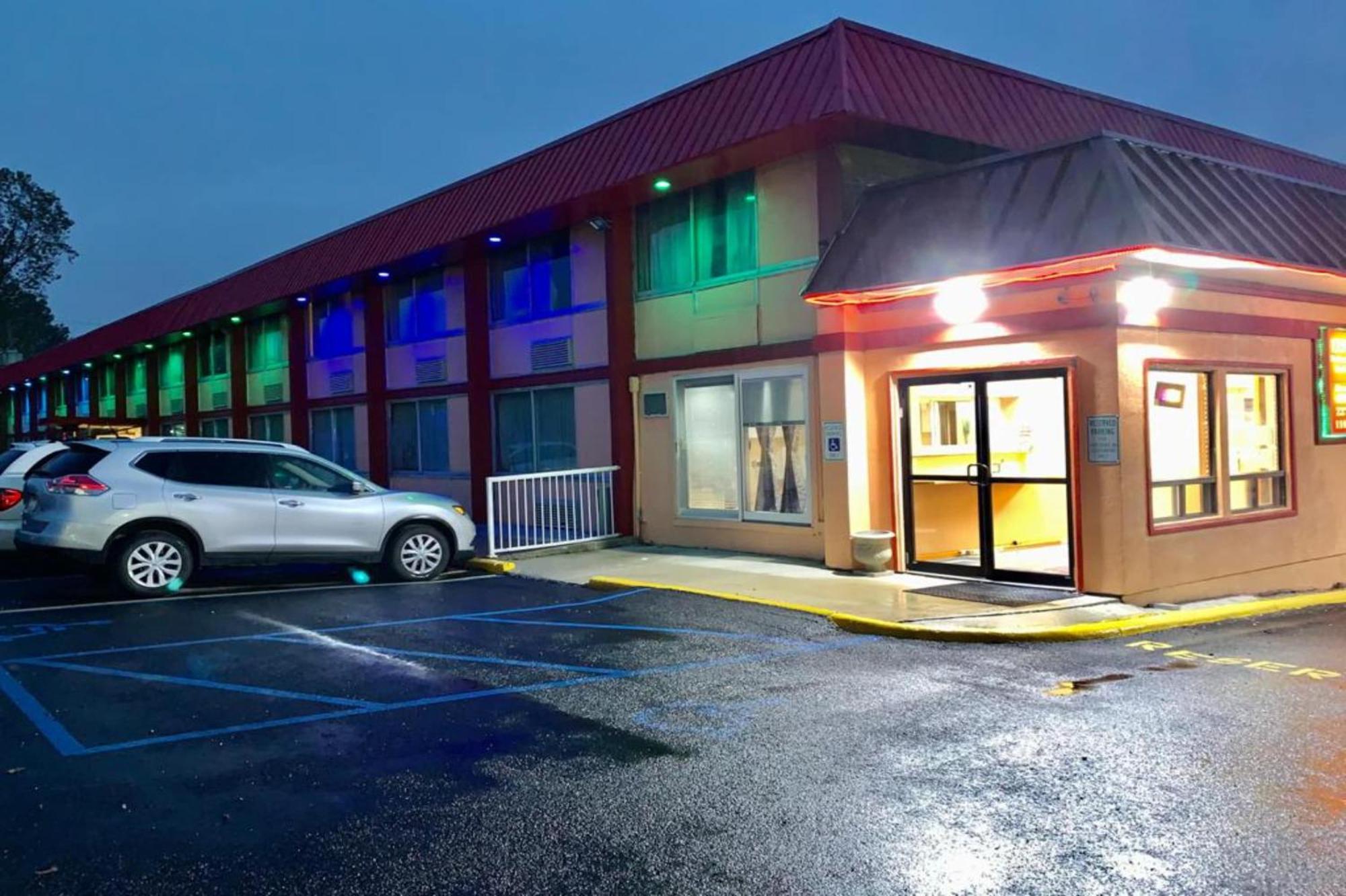 Red Carpet Inn & Suites Lima -Listing Partner Eksteriør bilde