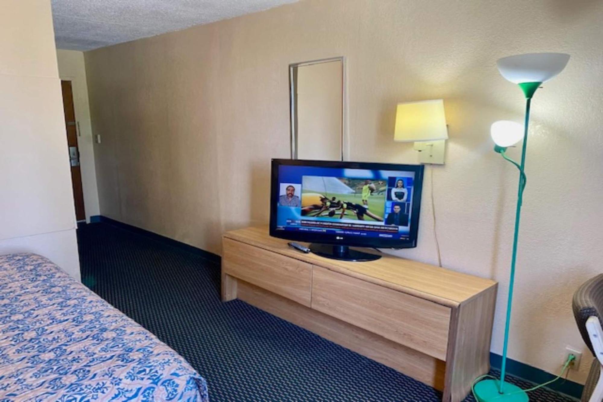 Red Carpet Inn & Suites Lima -Listing Partner Eksteriør bilde